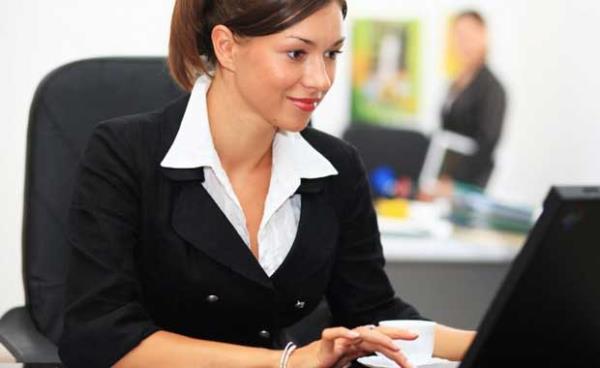 Yazlm Gelitirici<br>    Yazlm konusu ok geni bir alandr. Web site yazlmlar, uygulama yazlmlar ve sistem yazlmlar alanlarnda Developer olabilirsiniz. Thumblr adl sosyal medya sitesi 1 milyar dolara Yahoo&#8217;ya satldnda gelitiricinin 19 yanda bir gen olduunu biliyor muydunuz? Yazlm konusunda hayal gcnze gveniyorsanz uygulama tasarlama bu aralar poplerdir. Mobil reklam gelirlerinin yksek olmas ve akll telefon ve tabletlerin kullanmnn artmas ile beraber uygulama gelitirici ortamlarnn kullanll da uygulama gelitirmekte faydanza olacaktr.