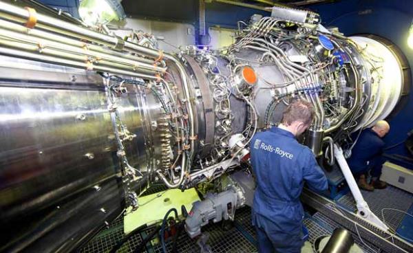 Gemide Mhendis<br>    Herhangi bir mhendislik blmn bitirdikten sonra gemilerde grev almak iin gereken 6 aylk bir eitim almak gerekiyor. ngilizce yetkinliiniz varsa yabanc firmalardan dolar ile maa almanz mmkndr. Bu iin en skntl yn haftalara ve aylarca gemi de almaktr. Gen yatayken alp iyi bir sermaye sahibi olabilirsiniz.