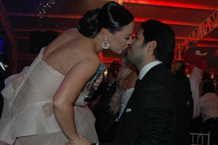 960 bin Euro'ya getirttii Rolls-Royce'una ruhsat karabilmek iin yaklak 1 milyon TL TV ve KDV deyen Zarrab'n, ikinci Rolls Royce'unu sipari ettii ortaya kt...