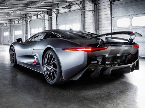 Araca sahip tek Trk olan Tre, otomobil iin 565 bin Euro dedi.