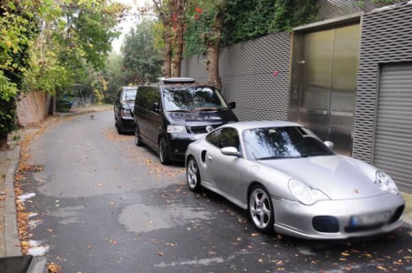 Megastar&#8217;n zel plakalaryla dikkat eken aralarnn toplam deerinin 1 milyon liradan fazla olduu renildi.