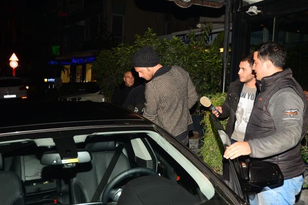 Daha nceki bir rportajnda "Tm otomobillerimi sattm" diyen Tatltu, nceki gn Etiler'de yeni oyucayla grtlendi.