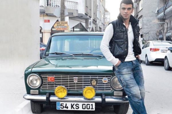 Hollandal Roompot irketi&#8217;nin ortaklarndan olan kaynvalide Yamina Abdoun, geride braktklar zor gnlere ramen sezonu zirvede tamamlayan damadna jest yaparak Ferrari marka son model bir otomobil siparii verdi.