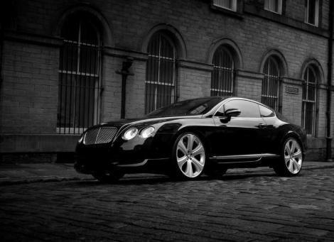 Cem Ylmaz     <br>    Bugne dek tam 88 otomobil alp satan nl komedyen Cem Ylmaz'n 89. otomobili ise 700 bin YTL&#8217;lik bir Bentley Continental GT