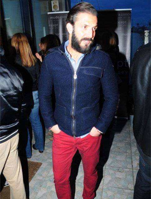 Ebru all&#8217;nn eski ei Harun Tan, nceki gn 500 bin TL&#8217;lik yeni oyuncayla objektiflere takld.