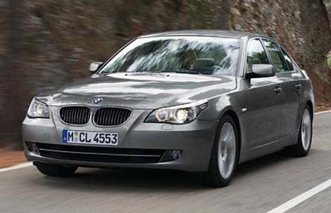 Hande Yener<br>    Yeni albmyle frtnalar estiren Hande Yener 200 bin liralk yeni kasa BMW 530'a sahip.