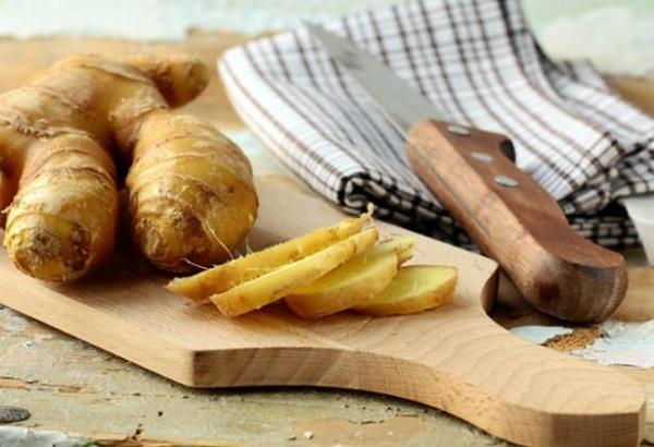 Ekstra vcut ss iin kendinize bir fincan zencefil ay demleyin. Ihlamur aynzn iine taze zencefil paralar doramak da hem lezzetli hem de iinizi stacak bir seenek.