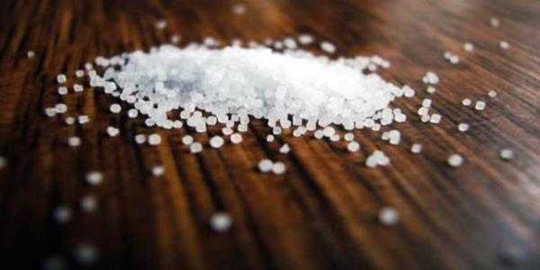 Tuzun kalbe zarar verdiini herkes bilir.