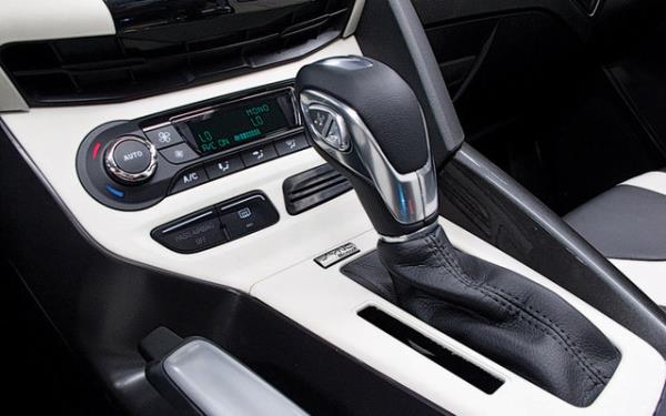 Kilidi atktan sonra ama tuuna 3-5 saniye basl tutun. 4 camn tm alacaktr. Buda global amadr. Ancak kapama tm ghia&#8217;larda olmasna ramen ama ilemi makyaj ncesi focuslarda bulunmamaktadr.