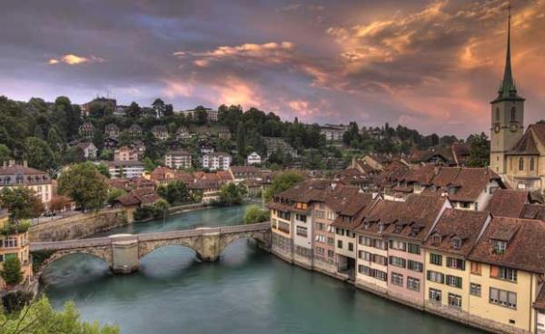 Bern...    <br>svire&#8217;nin bakenti Bern, seneler boyunca yrtt ntr politikasyla ok az (hatta neredeyse hi) dman toplamad. Bu sebeple, kamak iin iyi bir nokta olabilir.