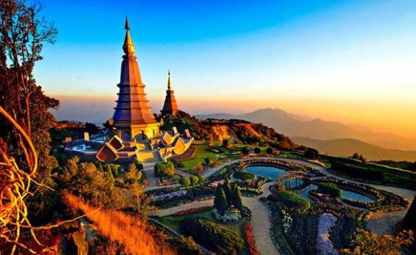 Chiang Mai...<br>    Gney Asya&#8217;da senelerdir sren birok karmaa ve savaa ramen, huzurlu ve barl yapsn koruyabilmi bir yer. Chiang Mai, Tayland'daki en yksek dalara ev sahiplii yapyor. O taraflardaki dostlar iin buray iddetle tavsiye ederiz