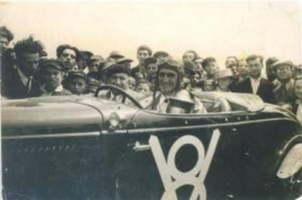 Samiye Morkaya  <br>lk ehliyetli kadn ve ilk otomobil yarlar ampiyonu