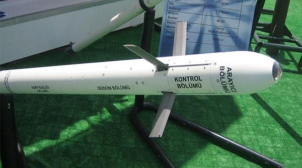 CRT FZES<p>    lk "Milli" fze sistemi olan ve Trk Silahl Kuvvetleri envanterine giren "Cirit" kendi snfnda en uzun menzile (8 km) sahip. Cirit fzesinin, baarl performans ile birok lkenin dikkatini ektii, 2012 iinde ilk ihracatnn yaplmasnn ngrld ifade ediliyor. Taarruz helikopterleri iin gelitirilen ve Cirit fzesinin ATAK helikopterine de entegre edildi.