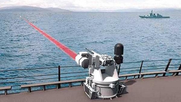 YERL LAZER SLAHI GELYOR<p>    Dnyada sadece ABD&#8217;de bulunan lazer silahn yerli olarak gelitirilmesi iin TBTAK dmeye bast. Bu kapsamda, nmzdeki 5 yllk dnemde lazer silah gelitirme almalar tamamlanacak. u anda Ar-Ge ve tasarm aamasnda olan lazer silah; insansz hava aralar ve gemiler ile gdml fzelerin imhasnda kullanlacak.