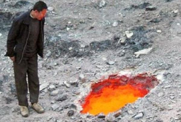 Tarlada alan bir delikten darya korkun bir scaklk yaylyor ve 2 metre uzaklktan yaplan lmlerde scakln 792 derece olduu belirtildi...