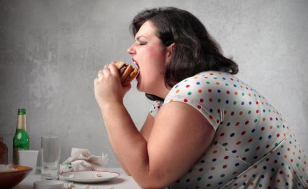 Ayakst attrmak.<br>    "Ayakst attraym da alm yatsn." diye dnyorsanz yanlyorsunuz. Ayakta yediiniz yiyecekler doyma hissinizi geciktiriyor.