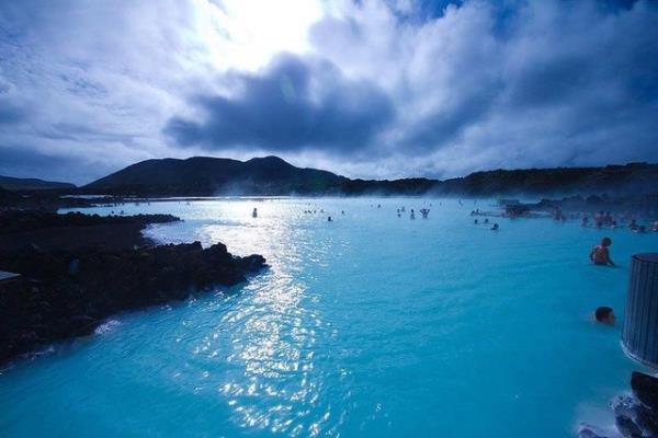 ifal sular olarak bilinen Blue Lagoon