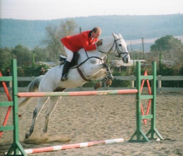 Ko, 16 ubat 1992'de zmir'de dzenlenen "mutluluk kupas" yarnda grlyor.