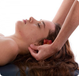 1. bask noktas kulak memesi: Kulak memenize 10 defa nazike masaj yapn.