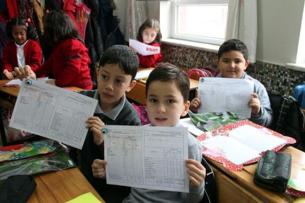 -Ailenizle aranza TV, tablet, bilgisayar oyunu gibi yabanclarn girmesine izin vermeyin.