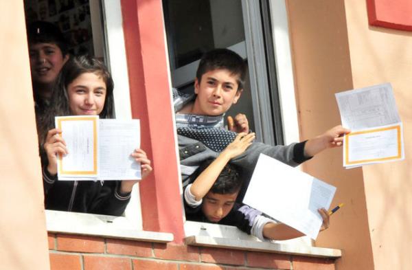 -Ekranlarnzla deil akranlarnzla vakit geirin.