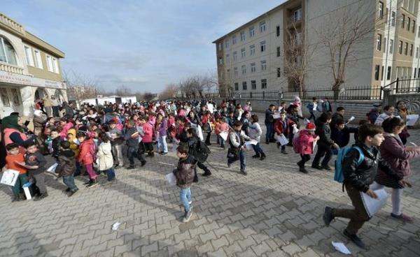 -Hepinizden en az bir kardan adam bekliyorum.