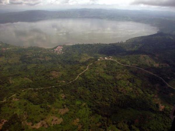 2 km apndaki byk bir asteroid ya da kuyruklu yldz, Avustralya'nn merkezine arpyor ve 22.000 mega tonluk TNT'ye eit muazzam bir enerji ortaya karyor. "Gosses Bluff" bu ekilde oluuyor. ller inanlmaz: 24 km ap ve 5.000 metre derinlik