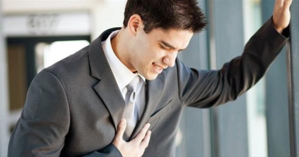 Kalp krizi hakknda merak edilenleri anlatan Do. Dr. Kenan ltmr, kalp krizi srasnda yaplmas gerekenleri anlatt.