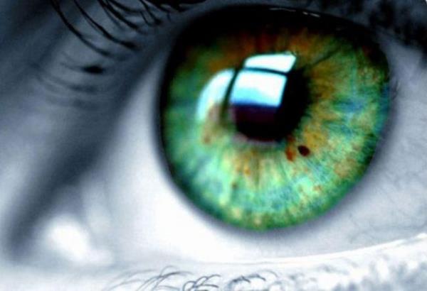 G�zbebe�iniz, a��k oldu�unuz insana bakarken y�zde 45 oran�nda b�y�r.