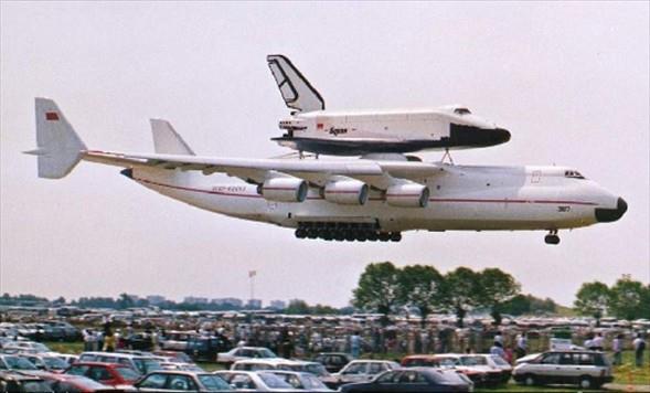 lk uuunu 1988&#8217;de yapan An-225, &#8216;Buran Uzay Mekii&#8217;ni tamak iin retildi.