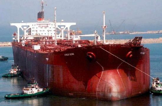 En byk gemi    Norve bandral Knock Nevis tam anlamyla bir dev.