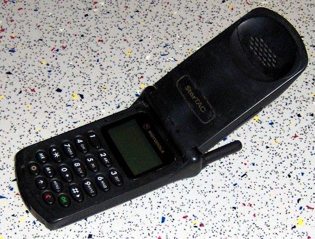 14- Motorola StarTAC Satlan rn adeti: 60 milyon