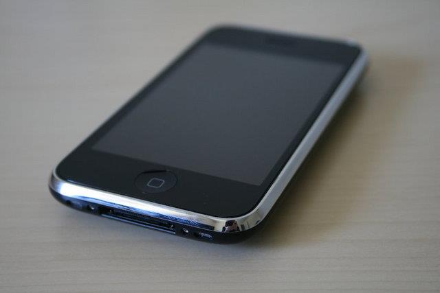19- Apple iPhone 3GS Satlan rn adeti: 35 milyon