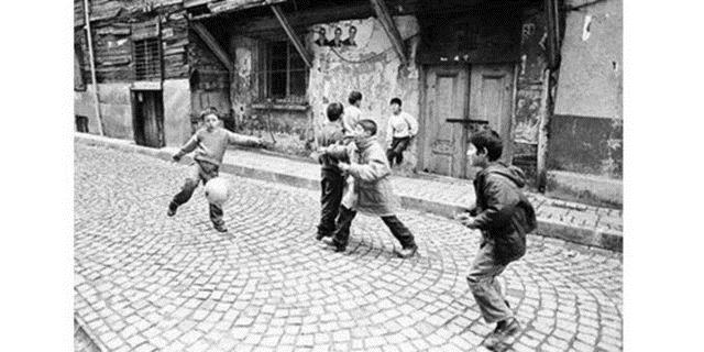 24. Gol olduktan sonra eer tartmalar olursa ve gol yiyen takmn bir oyucusu gol kabullenirse rakip takm direk o kiiyi yceltip &#8220;adamn gol diyo&#8221; diyerek gol alrlard. Gol kabullenen kii de kaleye veya defansa alnrd...