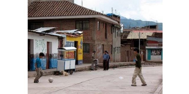 33. Atan alr... Spor vard. Eer top kime arpp kmsa topun gittii yer neresi olursa olsun koa koa gidip alnrd...