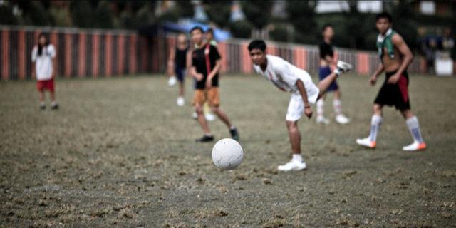 26. Oynayacaklarn says eer tek ise, gszlerden biri devre deitirerek gnl alnrd...