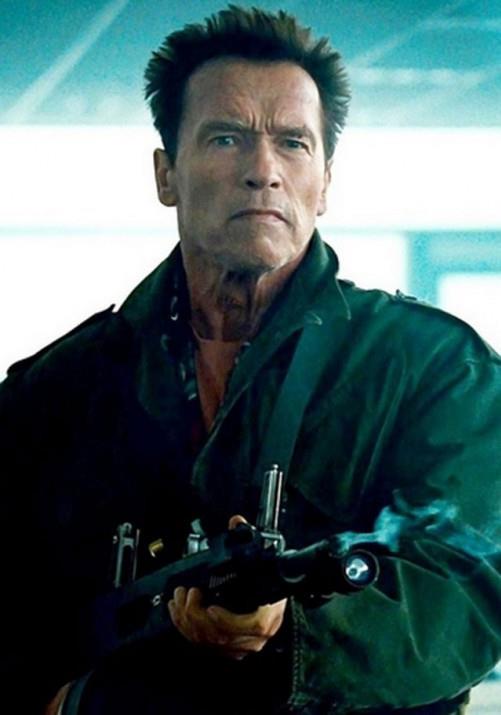 <p><b>Arnold Schwarzenegger, 65</b></p>  Barbar Conan, Terminatr efsane karakterlere hayat veren Arnold Schwarzenegger son dnemde rol ald Expendables serisinin nc filminin yan sra Terminator 5 ve Legend of Conan devam filmlerinde de barol oynayacak.