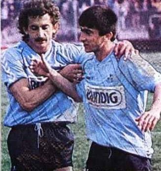 Fenerbahe'nin btn futbolcular ampiyonluk kutlamas iin verilen yemekte biraraya gelmilerdi.