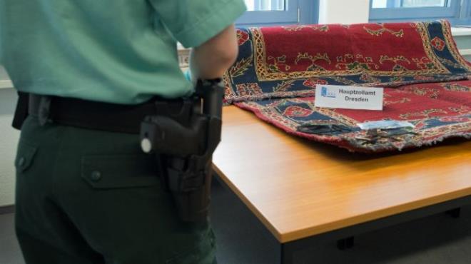 Gmrk memurlar nce ran'dan lkeye getirilen pahal bir hal sand.