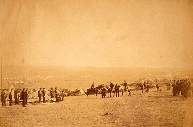 Fenton&#8217;n ektii 360 kare arasnda Osmanl Ordusu fotoraflar vard.