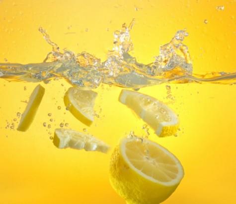 3-4 limonun kabuunu 4-5 bardak suyla kaynatn. Souyunca sa diplerine masaj yapn. 10 dakika brakp durulayn.  Haftada 1 uygulayn. Kepek sorununa inanlmaz etkili bir yntemdir.