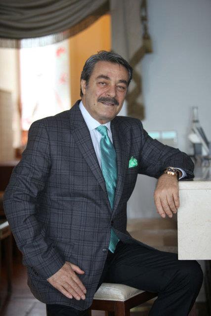 Facebook'ta kurulan Yeil Fatsa adl grup, Fatsal sanat Kadir nanr&#8217;n okul fotoraflarn paylat. 65 yanda olan nl sanat ilkokulu Fatsa Dumlupnar lkokulu&#8217;nda, ortaokulu ise Fatsa Merkez Ortaokulu&#8217;nda okudu.