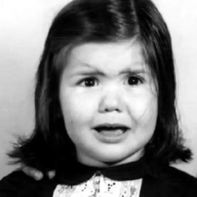  ocuk sahibi nl yldz doum gnnde bebeklik fotorafn paylat.