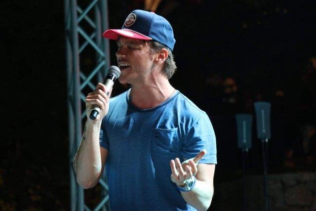 nl arkc Sinan Akl, Instagram hesabndan ocukluk fotorafn paylat.