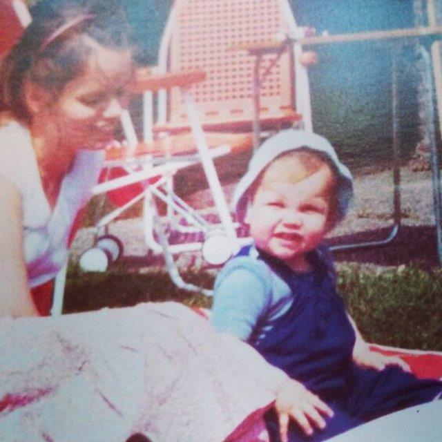 nl arkc Instagram'dan paylat fotorafla grenleri artt. "Bir bucuk yasindayken de bakislarim fena deilmi" notuyla fotoraf paylaan isim...