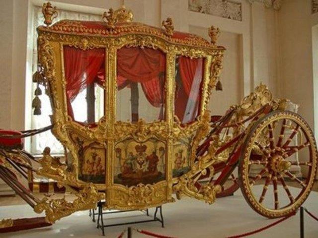 2- Altn 1 gram: 56,73 dolar Altn tm dnyada yaygn olarak bilinen en deerli metallerden biri. Tak olarak kullanmnn dnda elektrik iletkenlii ve korozyon direnci iin de kullanlyor.