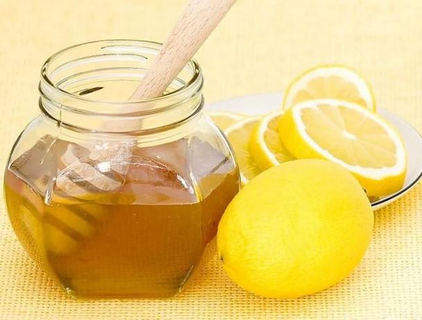 Bal ve limon<br>  Yksek atein ve souk algnlnn semptomlarnn iyiletirilmesinde bundan daha iyi bir karm bulamazsnz. Baln iine kestiiniz limon dilimlerini atn, bekletip tketin.