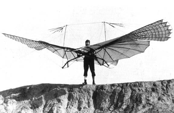 Otto Lilienthal<p>  Otto Liliental, "Planörlerin Kralı" olarak bilinir ve havacılığın öncülerinden sayılır. Kanat çırpan uçak modelleri ve kanatlı planörlerle deneyler yapmıştır. Yazdığı Kitap ve makaleler havacılık alanındaki