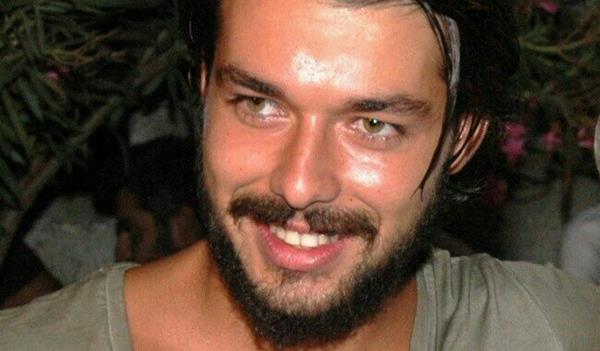 Survivor 2013: Hilmi Cem ntepe <br> Latin danslar zerine baarl bir gemii olan Hilmi Cem, orta olduu dans okulunda eitmenlik yapan sade bir vatandat. Ta ki Survivor'a katlana kadar... Survivoru zaferle tamamlayan Hilmi, yarmadan sonra nce Muhteem Yzyl'da ksa bir sre yer ald sonra da alkuu dizisine transfer oldu. Hilmi Cem, kariyerine oyuncu olarak devam ediyor.