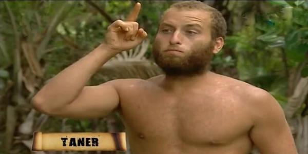Bonus: Taner Tolga Tarlac<br> "Damin Go" szn popler kltre kazandran lgn yarmac Taner, aslnda bir Yeteneksizsiniz Trkiye yarmacsyd. Acun Ilcal'dan ald szle Survivor'da da kendisine yer bulan Taner, ele avuca smaz hareketleri ve ou zaman da sansasyon yaratan hareketleriyle hep ok konuulan bir isim oldu. En son Kbrs'ta temizliki bir kadna satat grntlerle gndeme gelen Taner'in yaramazlklar devam ediyor.